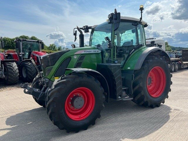 3M000405 FENDT 718 POWERPLUS TRACTOR
