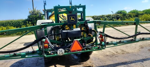 John Deere 724  Trailed Sprayer