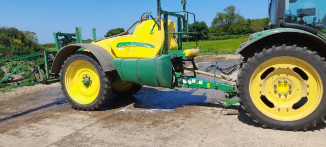 John Deere 724  Trailed Sprayer