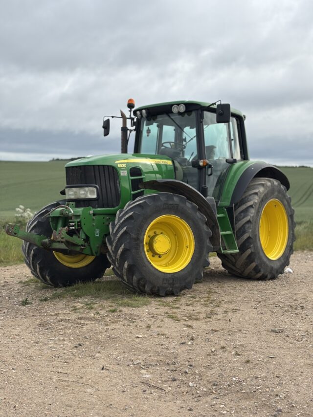John Deere 6930