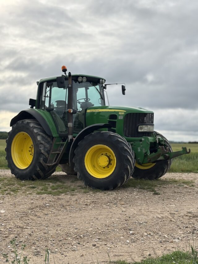 John Deere 6930
