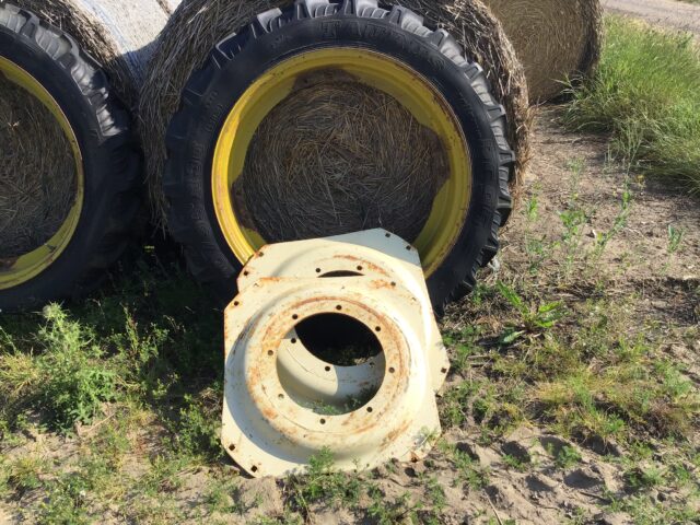 Row crop wheels to fit Newholland TM 140
