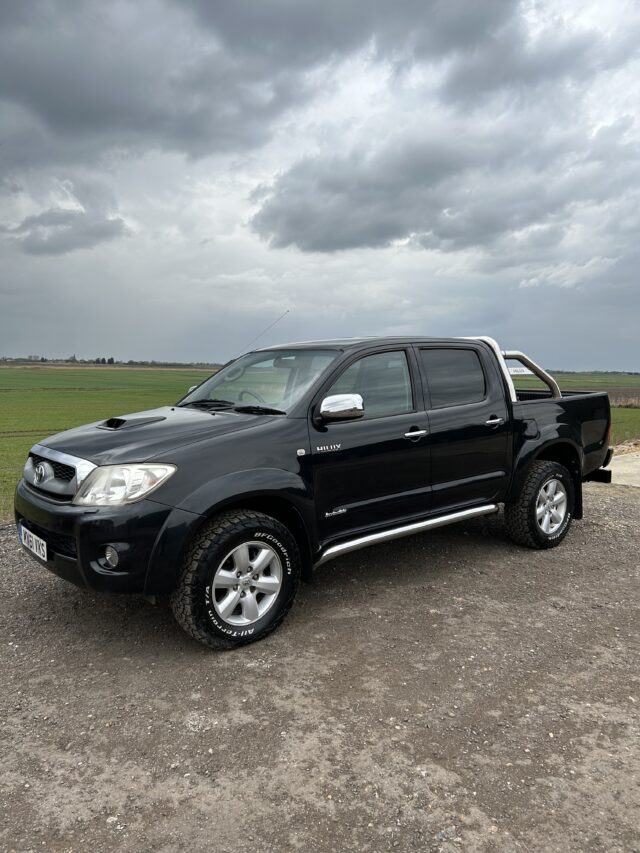 Toyota Hilux Invincible
