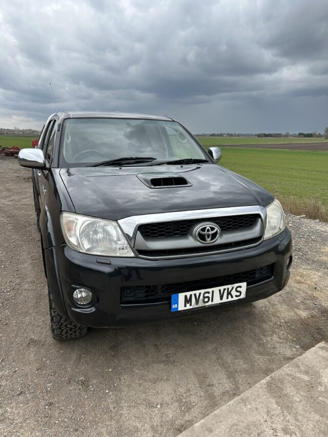 Toyota Hilux Invincible