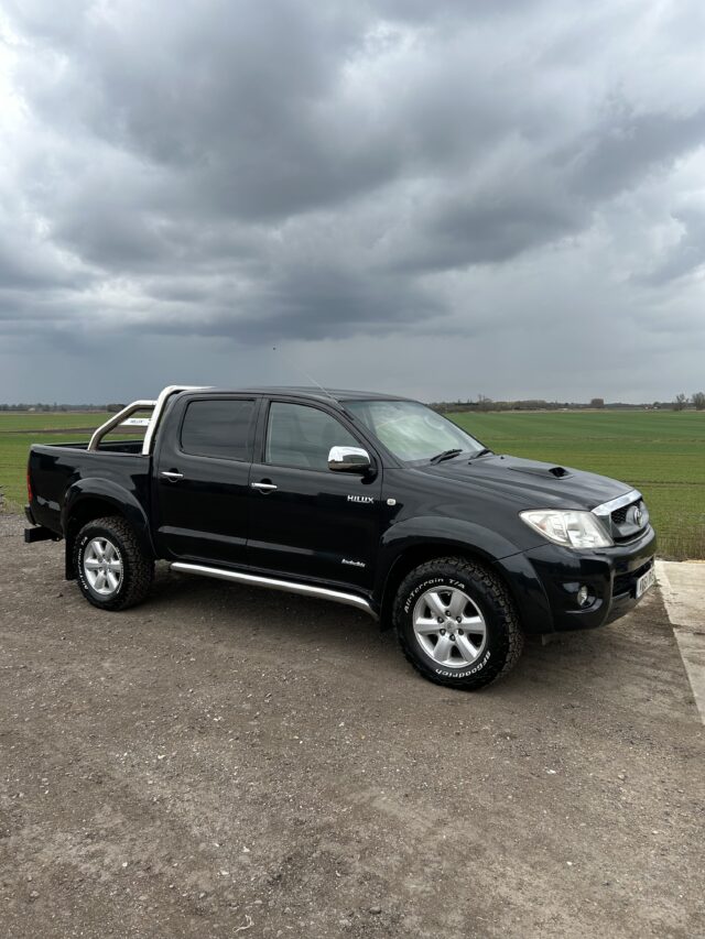 Toyota Hilux Invincible