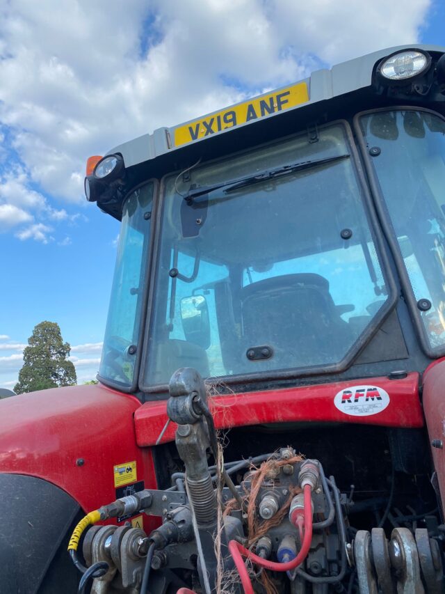 TG002677 2019 MF7726 EFD6 4WD TRACTOR