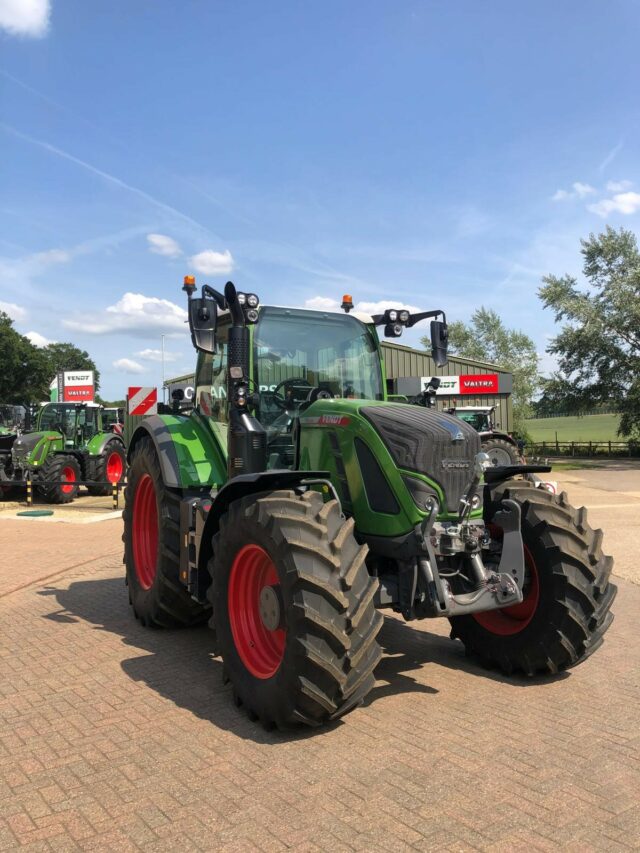 FE000340 FENDT 718 VARIO GEN6 TRACTOR