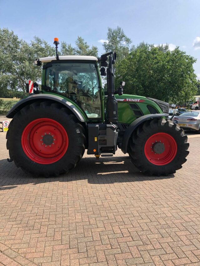 FE000340 FENDT 718 VARIO GEN6 TRACTOR