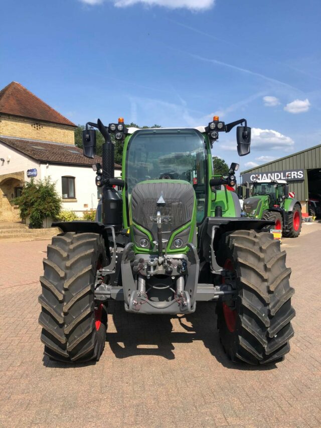 FE000340 FENDT 718 VARIO GEN6 TRACTOR
