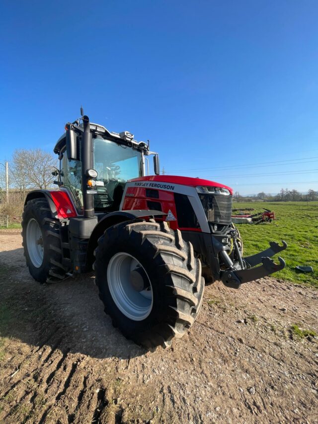 Massey Ferguson 8s265