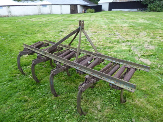 Massey Ferguson spring drag