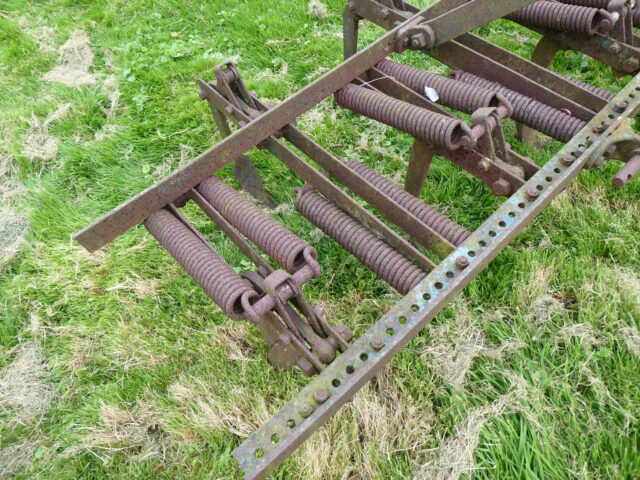 Massey Ferguson spring drag