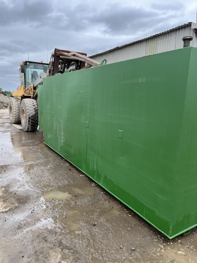 Fuel storage tank