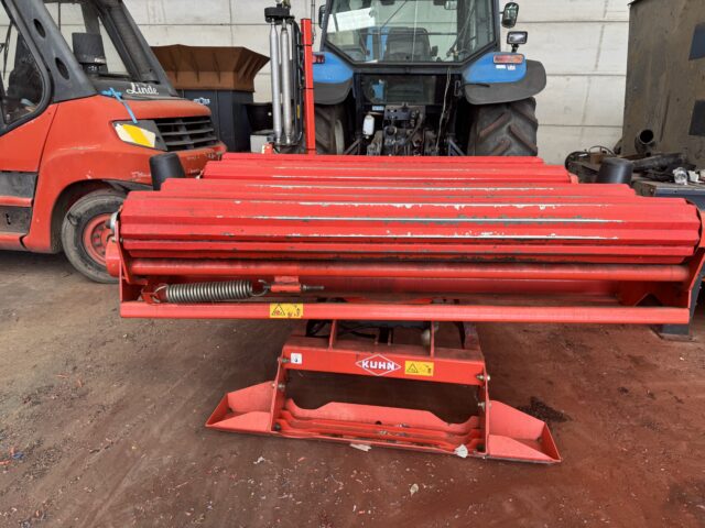 Kuhn Square & Round Bale Wrapper