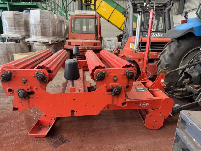 Kuhn Square & Round Bale Wrapper