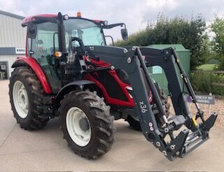 VA000164 VALTRA A85SH TRACTOR & LOADER