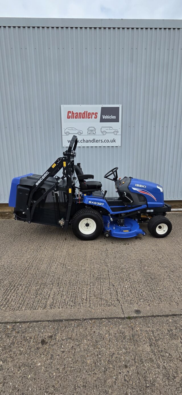 7M006760 DEMO ISEKI SXG327 RIDE ON MOWER