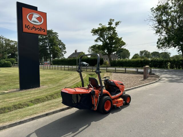 KUBOTA GR2120 RIDE ON MOWER