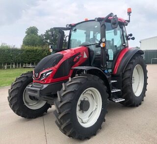 VA000271 VALTRA G115A 4WD TRACTOR