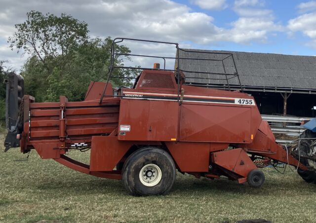 Hesston 4755