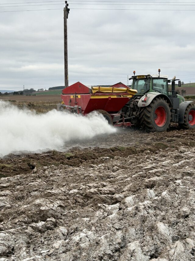 Bredal lime spreader
