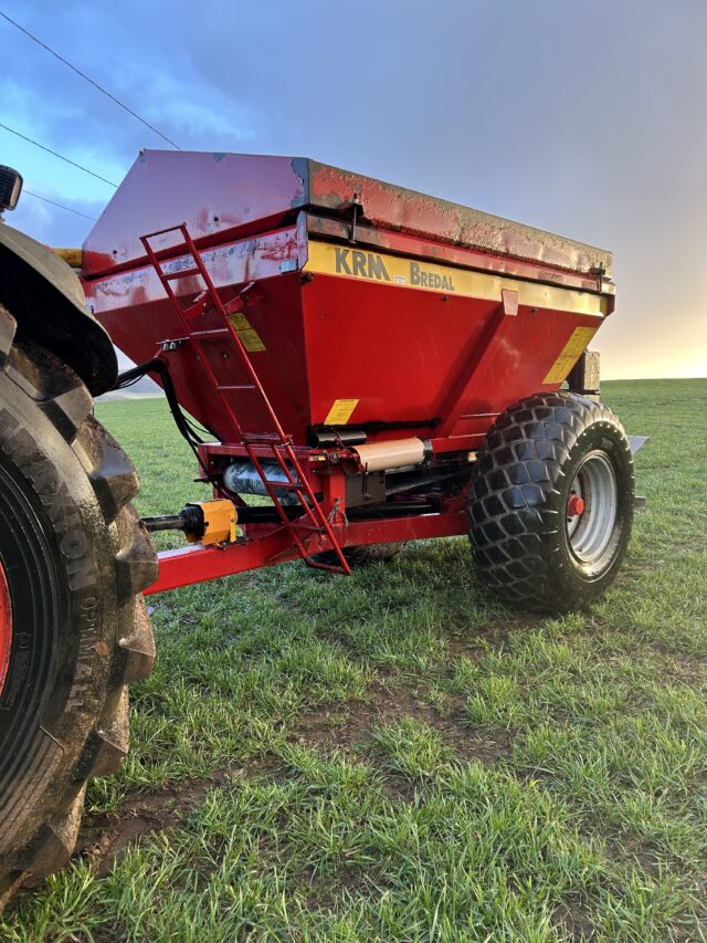 Bredal lime spreader