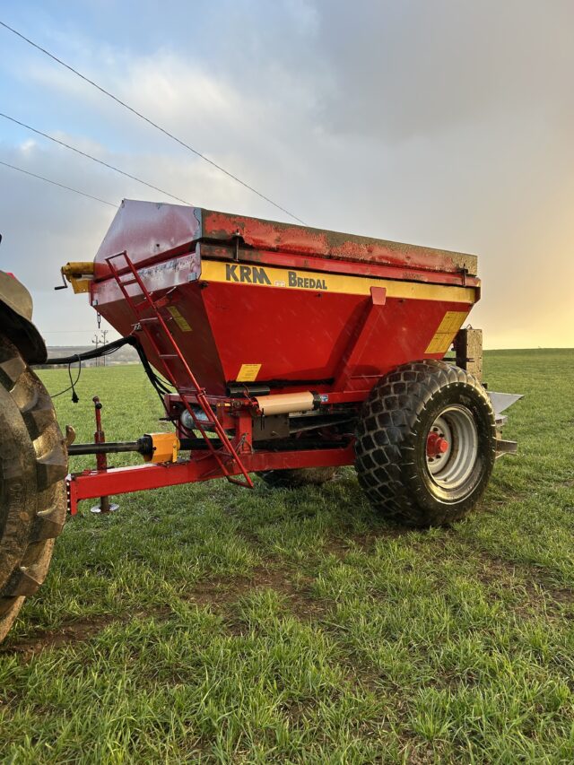 Bredal lime spreader