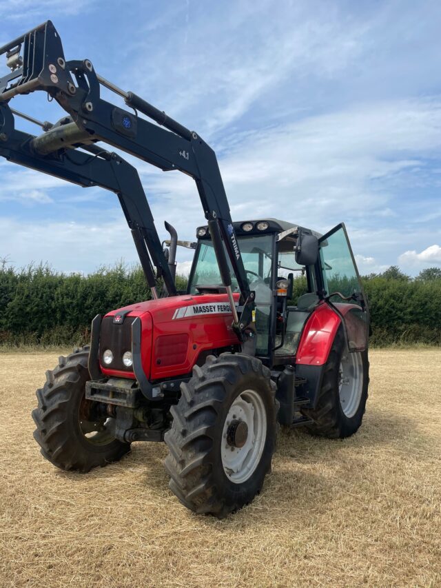 Massey Ferguson 5470 DYNA 4