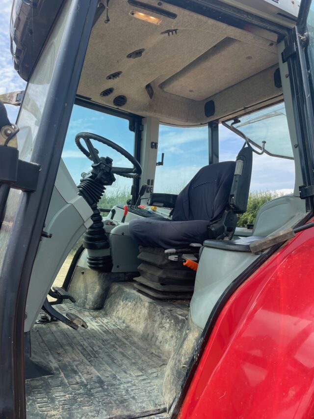 Massey Ferguson 5470 DYNA 4