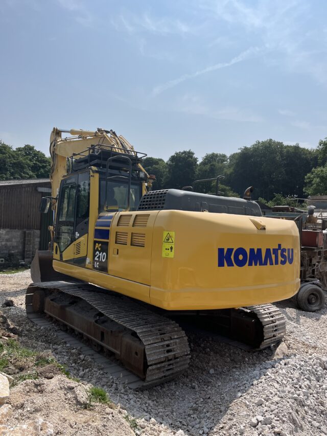 Komatsu PC210-10 excavator
