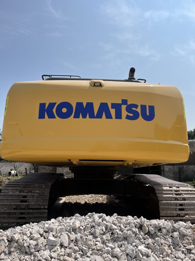 Komatsu PC210-10 excavator