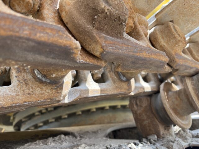 Komatsu PC210-10 excavator