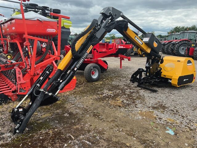 2M040469 MCCONNEL PA7285T HEDGECUTTER