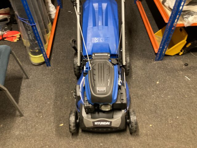 HYUNDAI 460SPE LAWN MOWER
