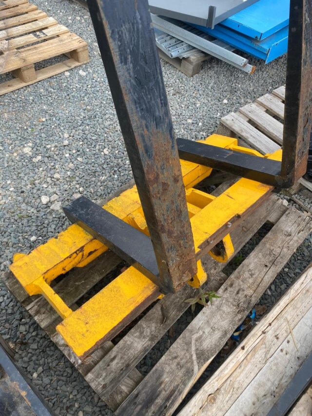 JCB PIN & CONE HEADSTOCK AND TINES