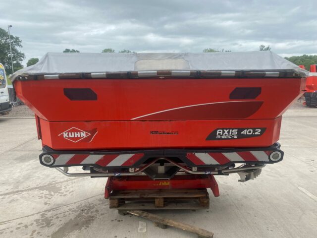 KUHN AXIS 40.2 MEMC FERT SPREADER