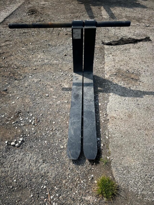 JCB TM320 Forks & Bar