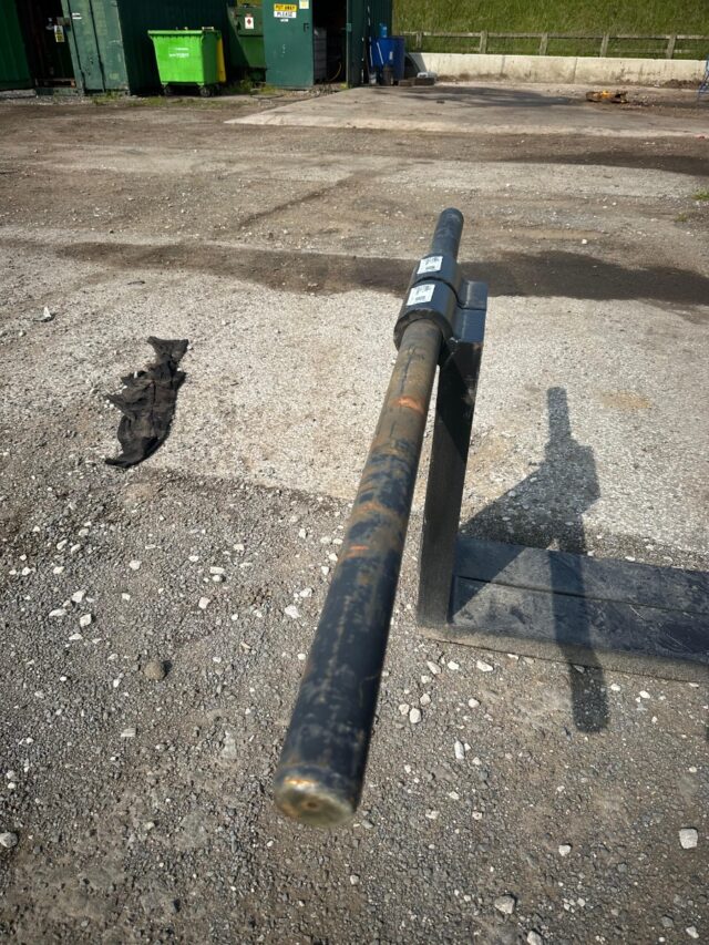 JCB TM320 Forks & Bar