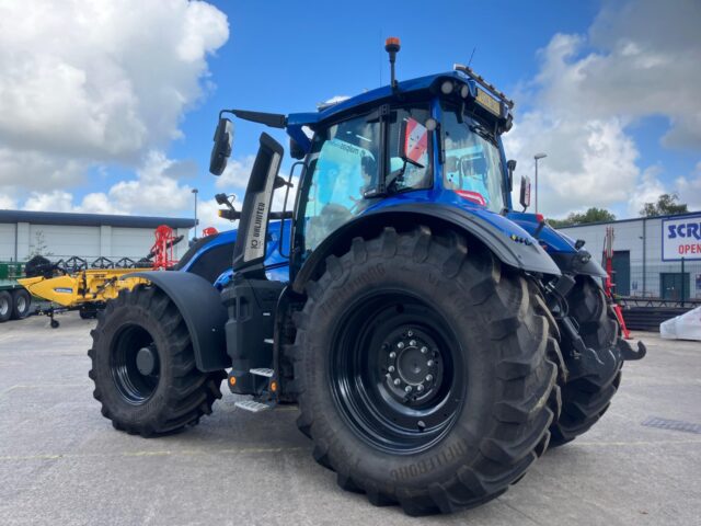Valtra Q305