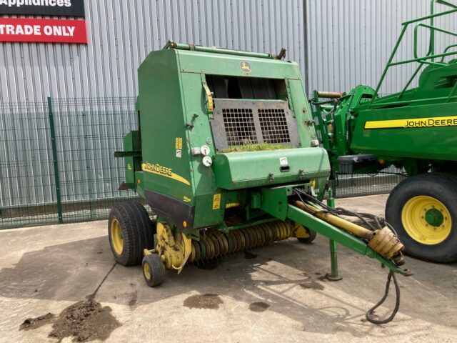 John Deere 582 Hi Flow Round Belt Baler
