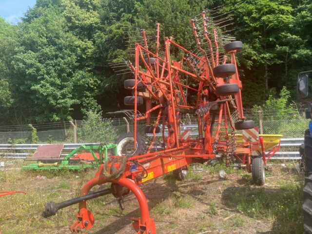 Kuhn GA7501 Twin Rotor Rake
