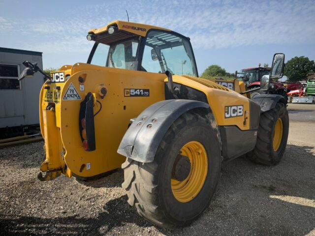 JCB 541-70