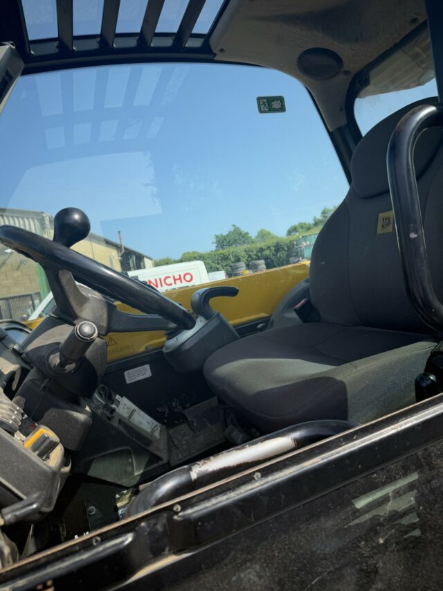 JCB 541-70