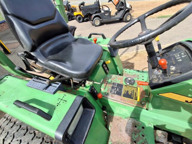 John Deere 855