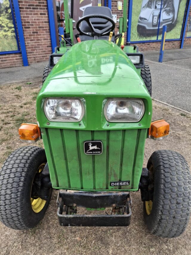 John Deere 855