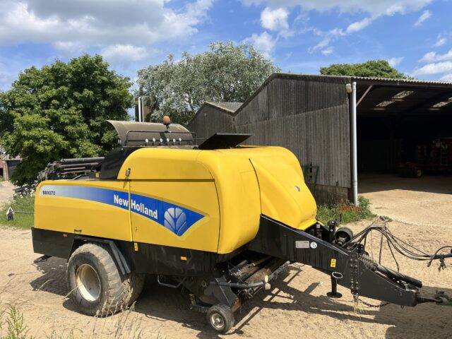 New Holland bb9070