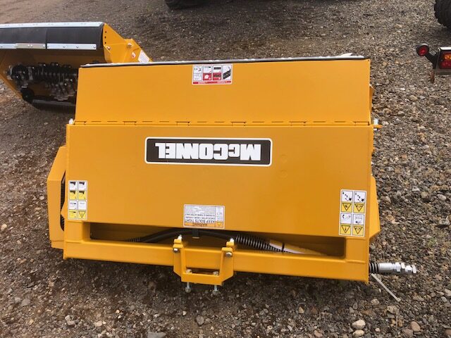 2M040451 MCCONNEL PA6567T HEDGECUTTER