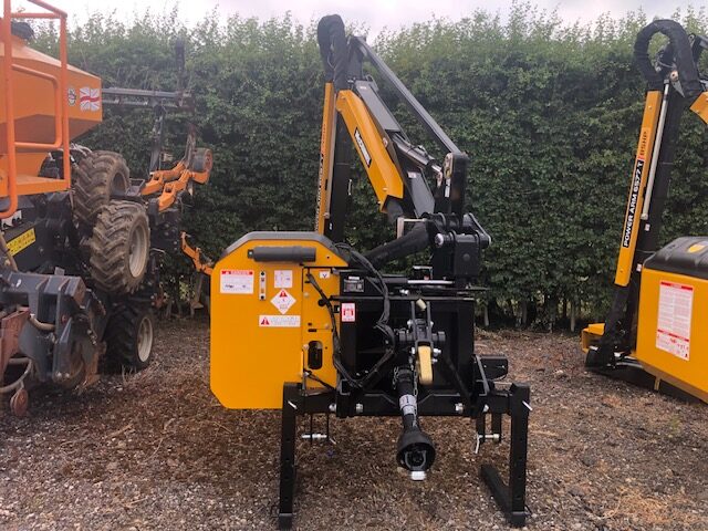 2M040449 MCCONNEL PA6567T HEDGECUTTER