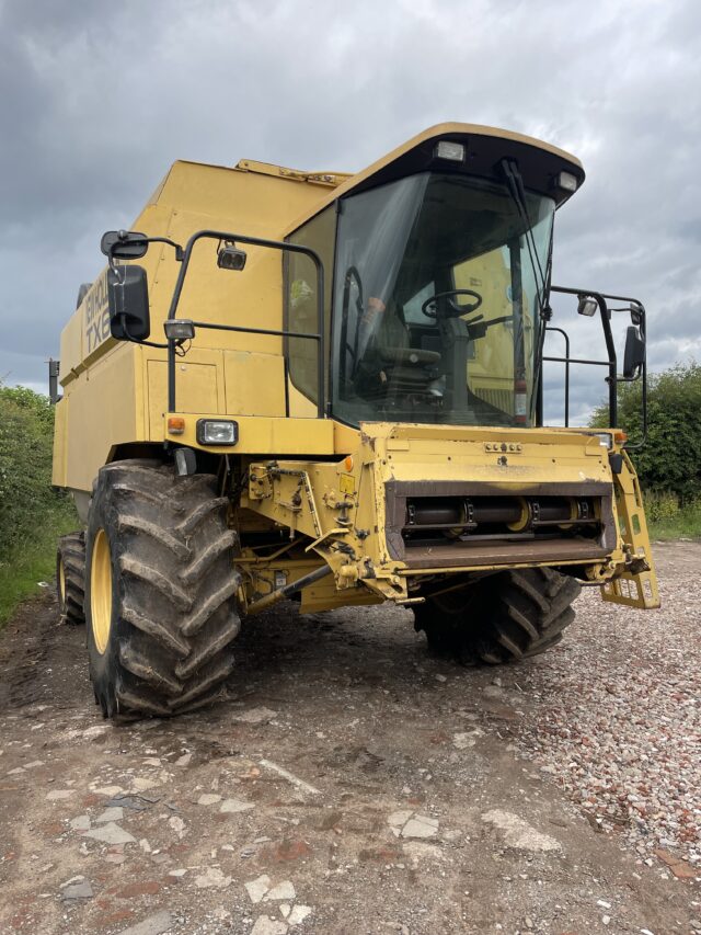 New Holland tx68+