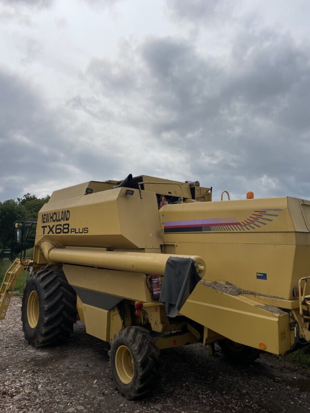 New Holland tx68+